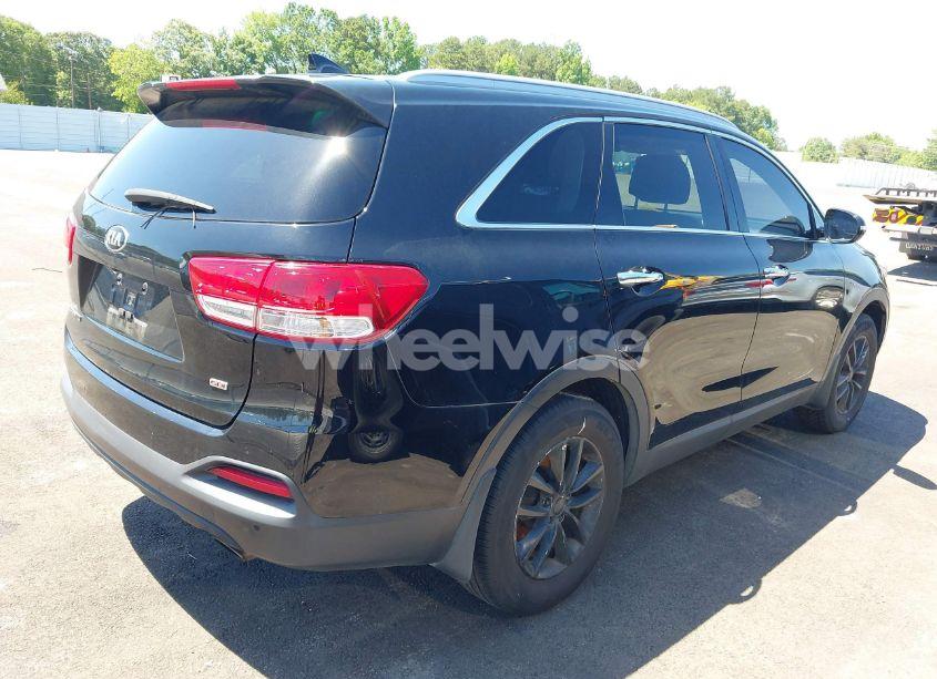 Photo 4 of 2017 Kia Sorento 2.4L LX (VIN 5XYPG4A33HG285423)