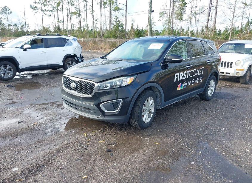 Photo 2 of 2017 Kia Sorento 2.4L L (VIN 5XYPG4A33HG286930)
