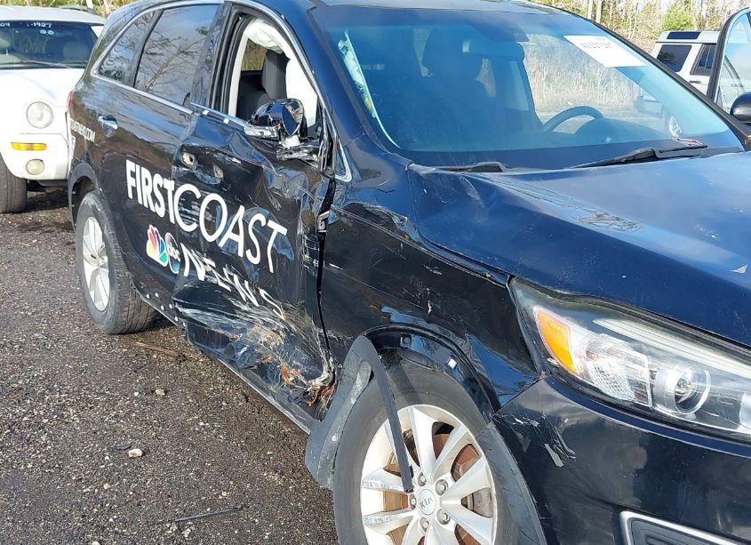 Photo 6 of 2017 Kia Sorento 2.4L L (VIN 5XYPG4A33HG286930)