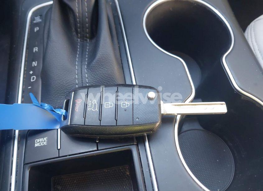 Photo 11 of 2018 Kia Sorento 2.4L LX (VIN 5XYPG4A33JG375385)