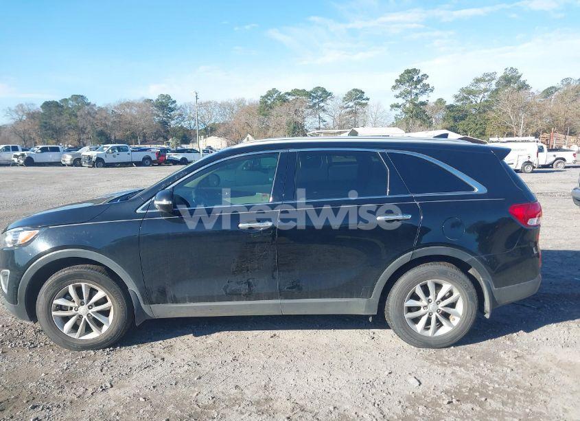 Photo 14 of 2018 Kia Sorento 2.4L LX (VIN 5XYPG4A33JG375385)