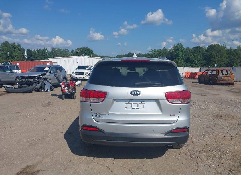 Photo 16 of 2018 Kia Sorento 2.4L LX (VIN 5XYPG4A33JG413858)
