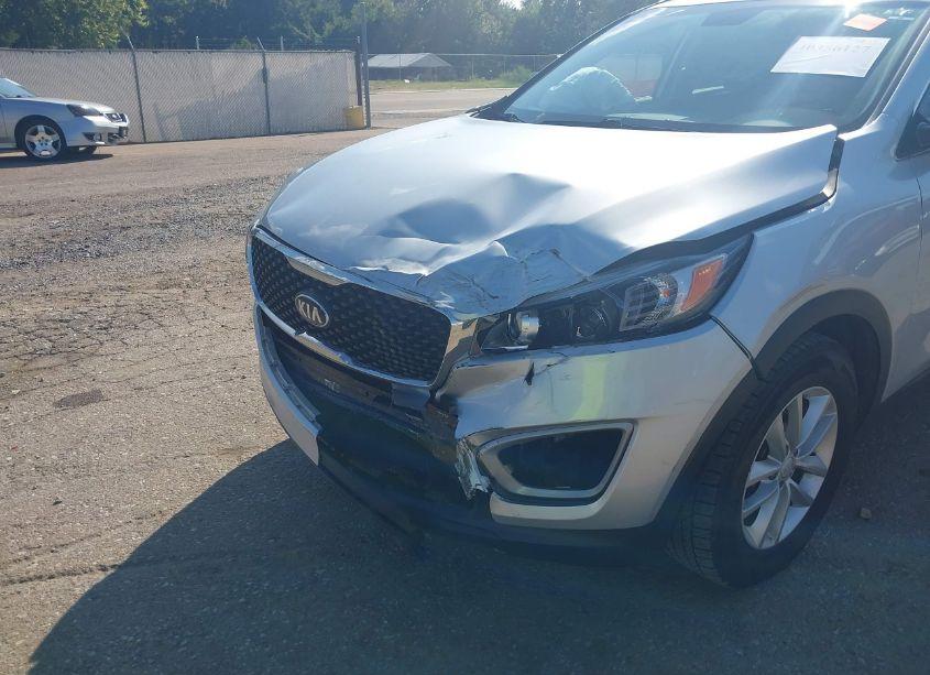 Photo 17 of 2018 Kia Sorento 2.4L LX (VIN 5XYPG4A33JG413858)