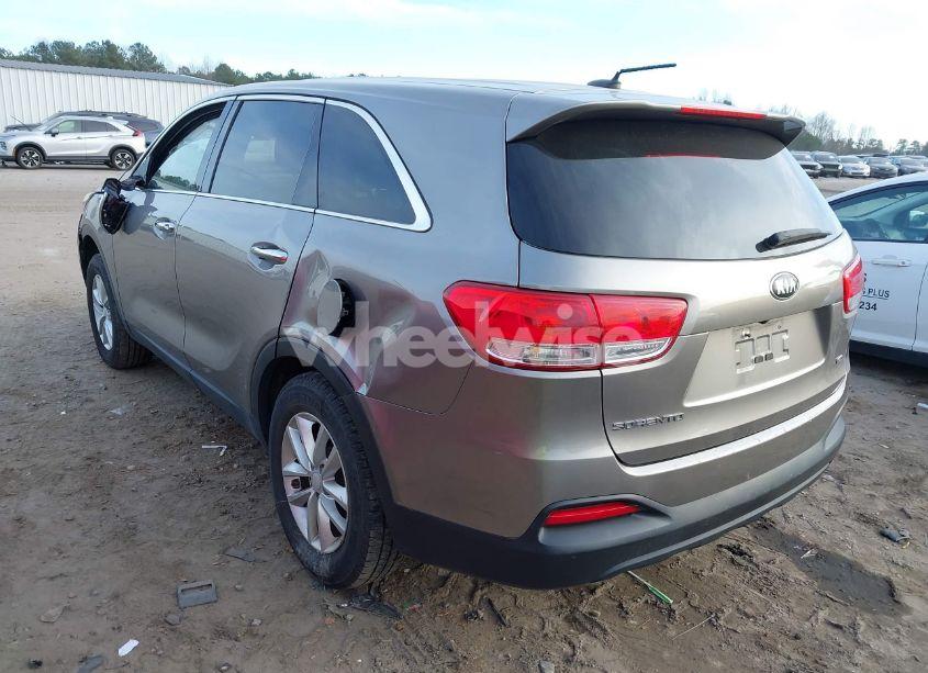 Photo 3 of 2018 Kia Sorento 2.4L L (VIN 5XYPG4A33JG431051)