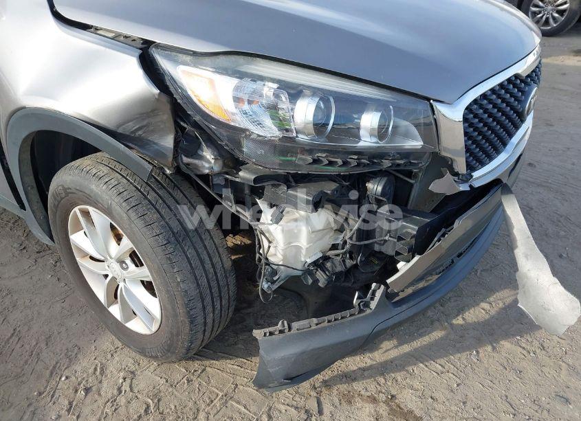 Photo 6 of 2018 Kia Sorento 2.4L L (VIN 5XYPG4A33JG431051)