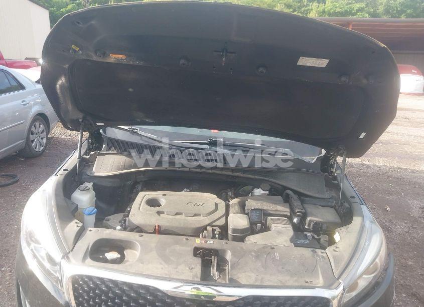 Photo 10 of 2018 Kia Sorento 2.4L L (VIN 5XYPG4A33JG431826)