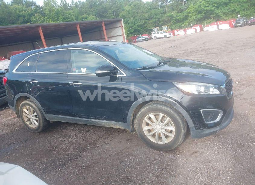 Photo 13 of 2018 Kia Sorento 2.4L L (VIN 5XYPG4A33JG431826)