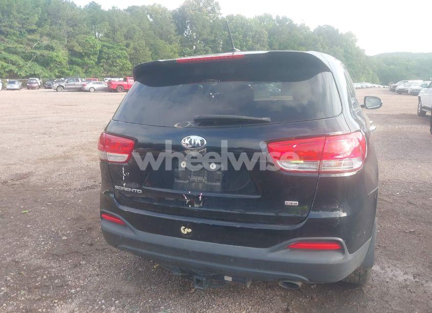 Photo 16 of 2018 Kia Sorento 2.4L L (VIN 5XYPG4A33JG431826)