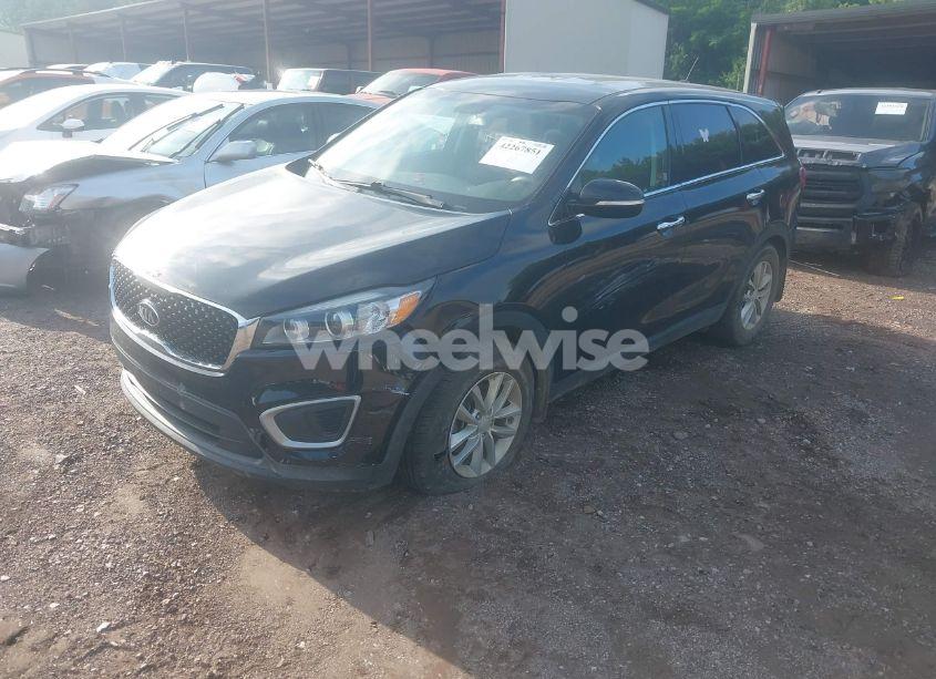Photo 2 of 2018 Kia Sorento 2.4L L (VIN 5XYPG4A33JG431826)