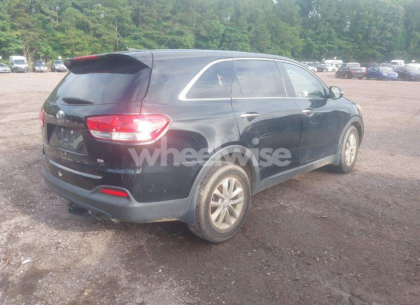 Photo 4 of 2018 Kia Sorento 2.4L L (VIN 5XYPG4A33JG431826)