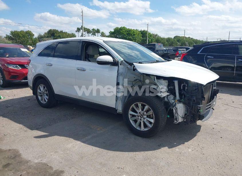 2019 Kia Sorento 2.4L LX (VIN 5XYPG4A33KG439104) main photo
