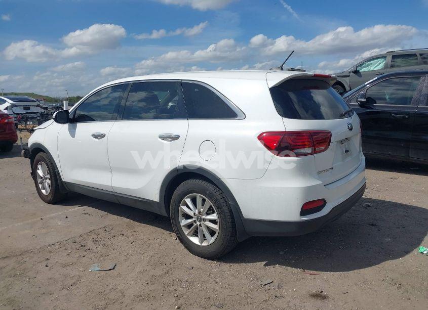 Photo 3 of 2019 Kia Sorento 2.4L LX (VIN 5XYPG4A33KG439104)