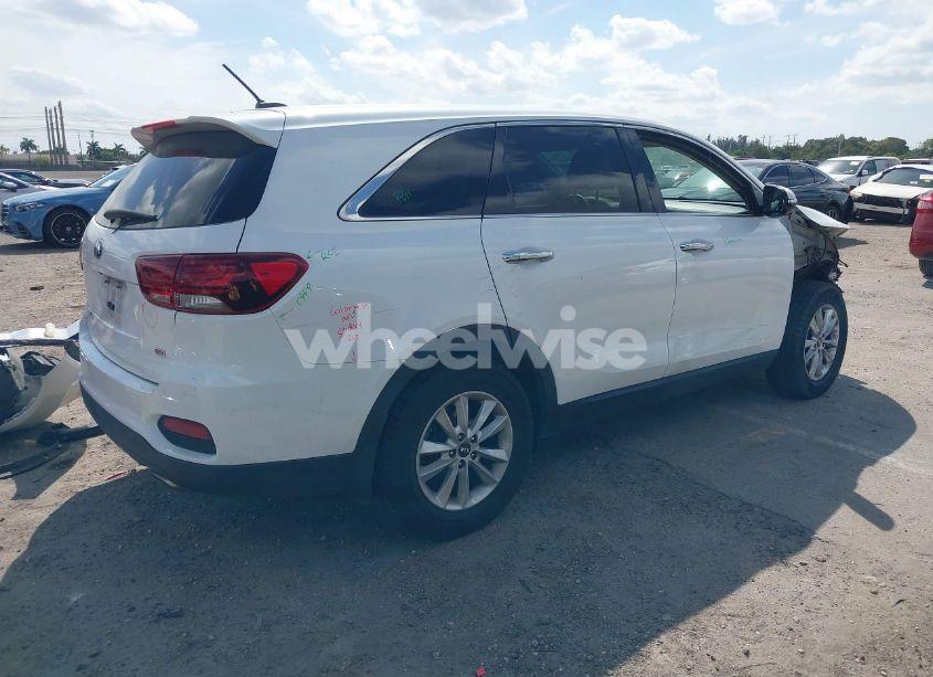 Photo 4 of 2019 Kia Sorento 2.4L LX (VIN 5XYPG4A33KG439104)