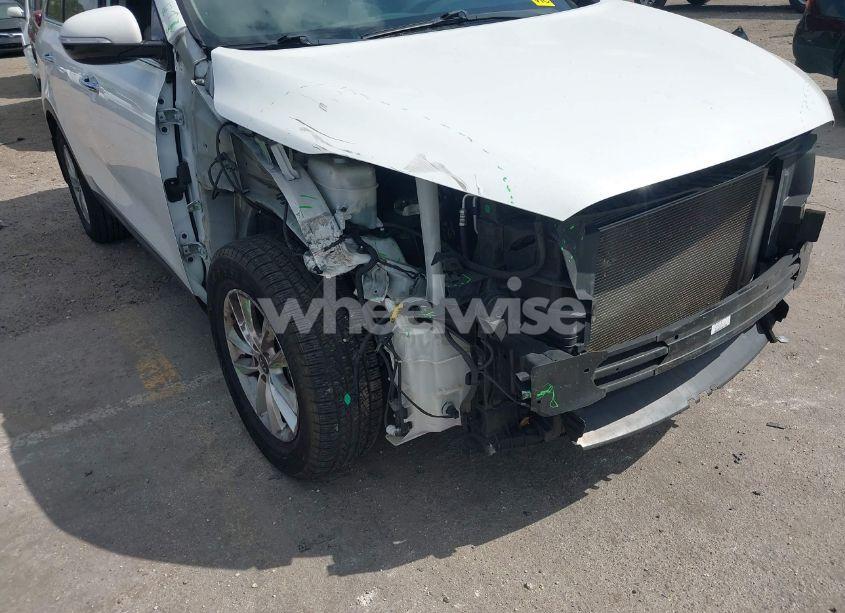 Photo 6 of 2019 Kia Sorento 2.4L LX (VIN 5XYPG4A33KG439104)