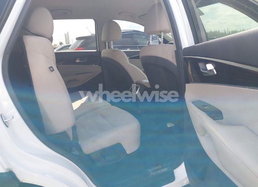 Photo 8 of 2019 Kia Sorento 2.4L LX (VIN 5XYPG4A33KG439104)