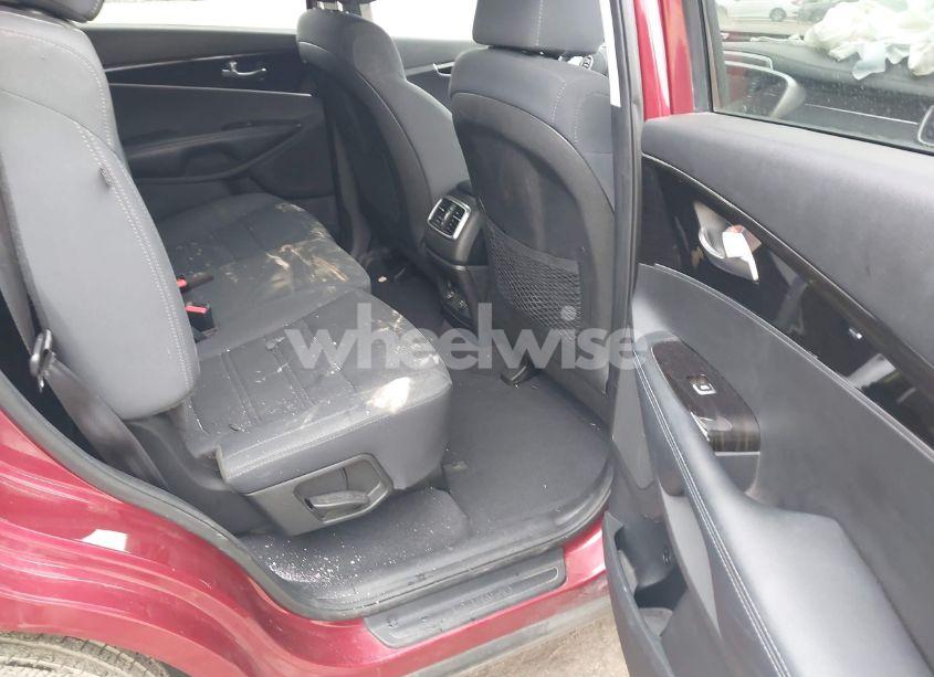 Photo 8 of 2019 Kia Sorento 2.4L LX (VIN 5XYPG4A33KG506042)