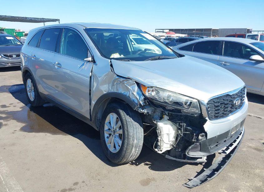 Photo 6 of 2019 Kia Sorento 2.4L LX (VIN 5XYPG4A33KG517302)