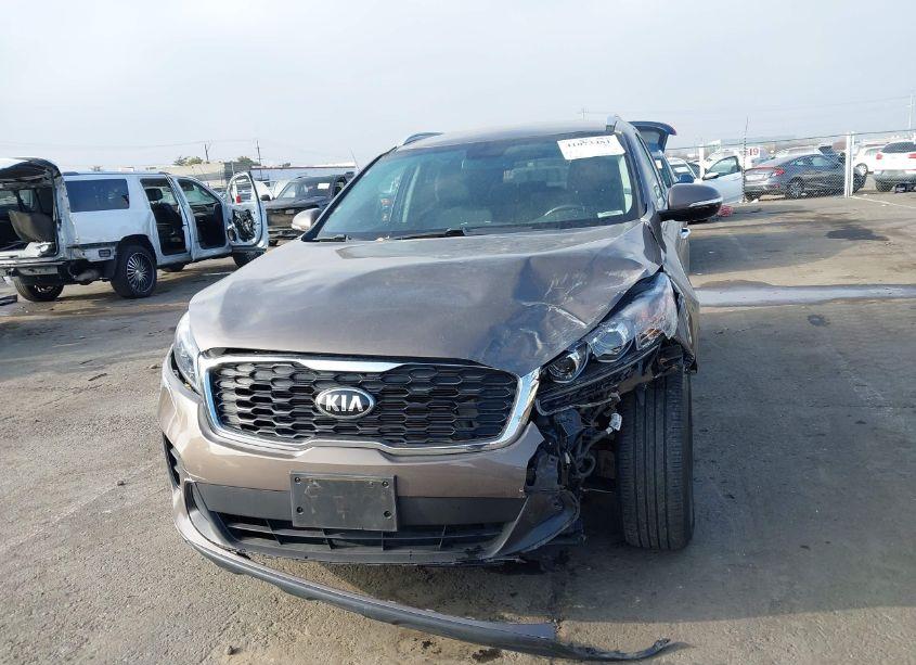 Photo 6 of 2019 Kia Sorento 2.4L LX (VIN 5XYPG4A33KG548128)