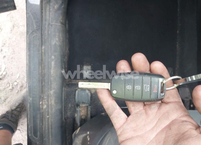 Photo 11 of 2019 Kia Sorento 2.4L LX (VIN 5XYPG4A33KG556309)