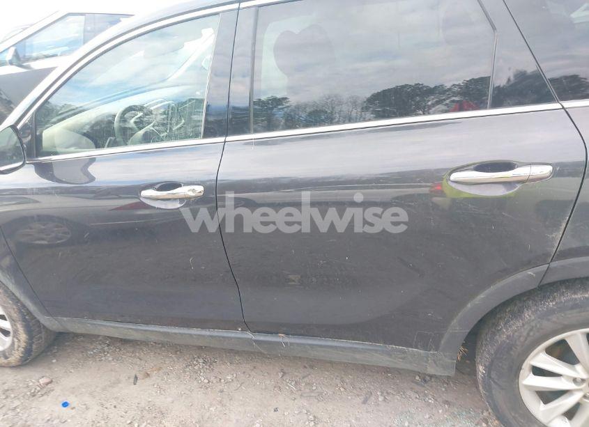 Photo 14 of 2019 Kia Sorento 2.4L LX (VIN 5XYPG4A33KG556309)