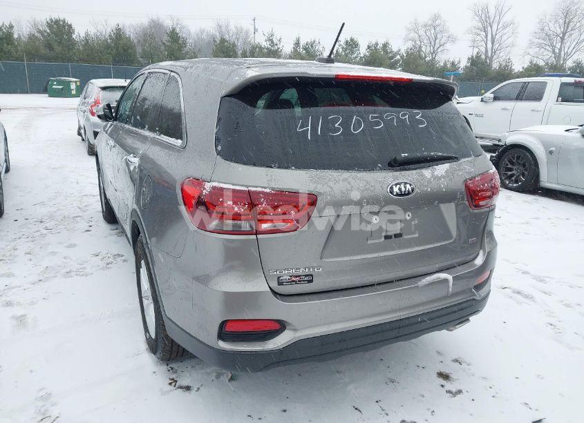 Photo 3 of 2019 Kia Sorento 2.4L LX (VIN 5XYPG4A33KG557329)
