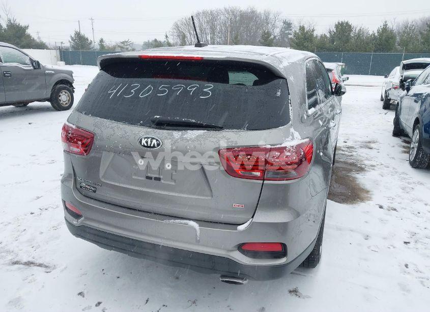 Photo 4 of 2019 Kia Sorento 2.4L LX (VIN 5XYPG4A33KG557329)
