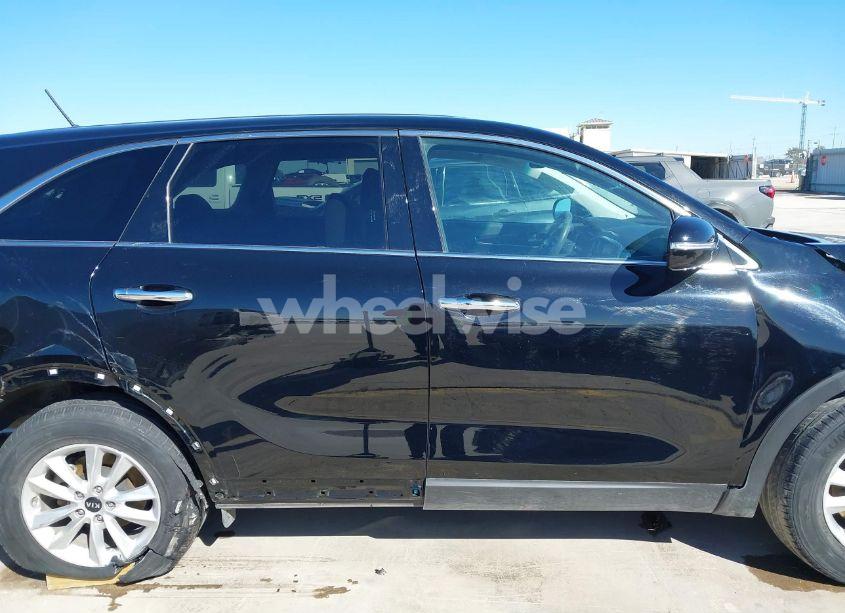 Photo 13 of 2019 Kia Sorento 2.4L L (VIN 5XYPG4A33KG582988)