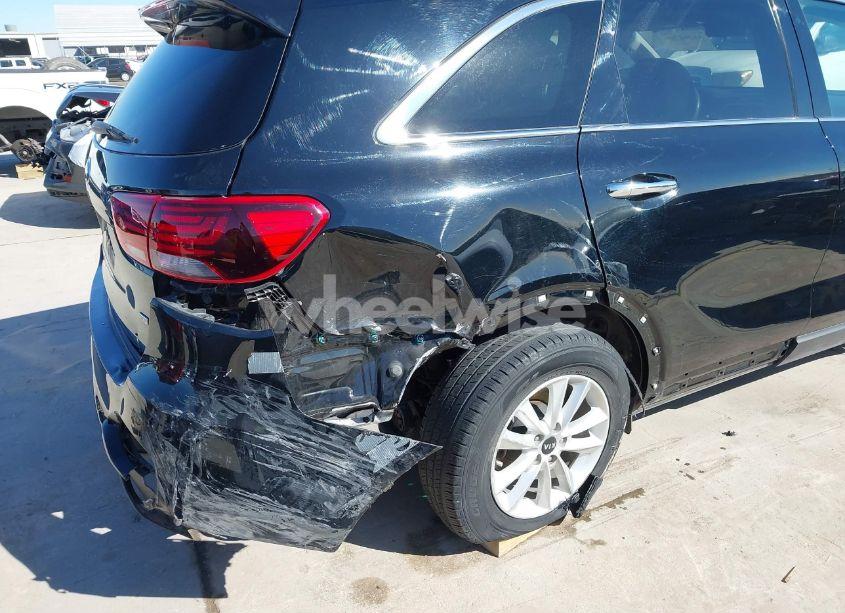 Photo 17 of 2019 Kia Sorento 2.4L L (VIN 5XYPG4A33KG582988)