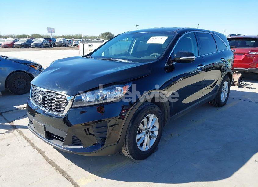 Photo 2 of 2019 Kia Sorento 2.4L L (VIN 5XYPG4A33KG582988)