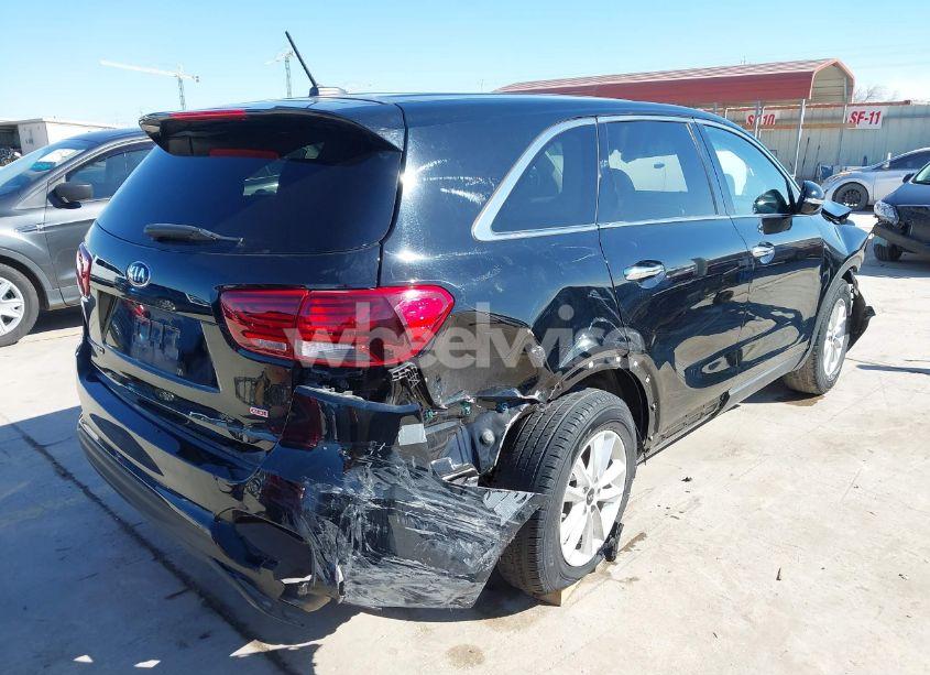 Photo 4 of 2019 Kia Sorento 2.4L L (VIN 5XYPG4A33KG582988)