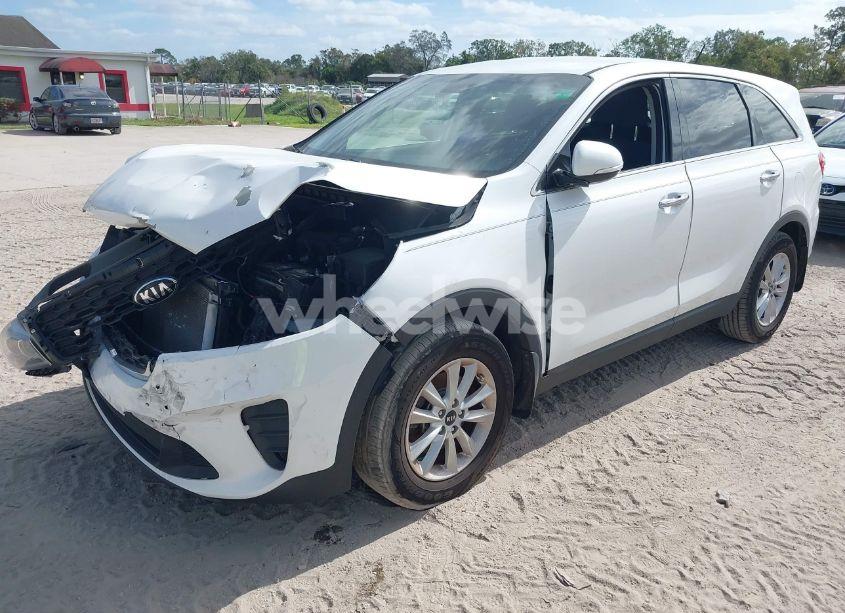 Photo 2 of 2019 Kia Sorento 2.4L L (VIN 5XYPG4A33KG611678)