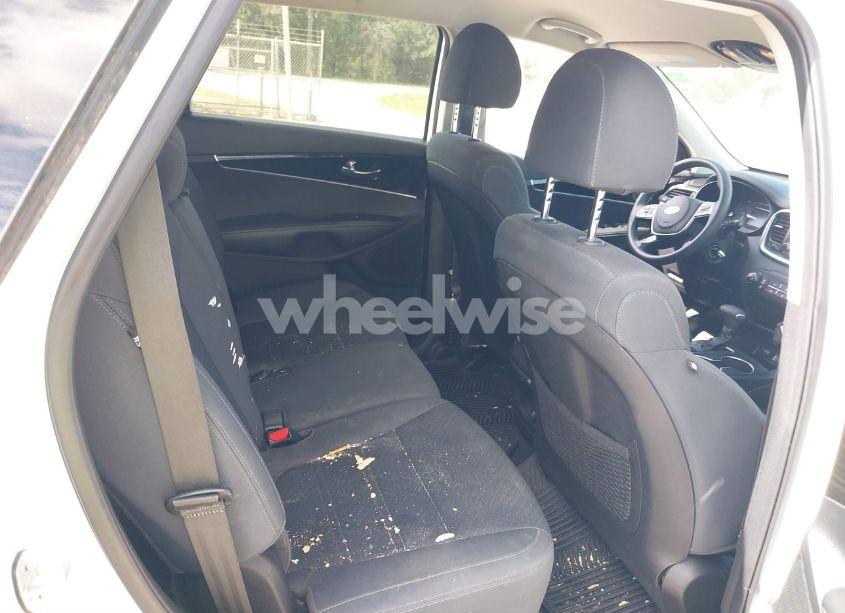Photo 8 of 2019 Kia Sorento 2.4L L (VIN 5XYPG4A33KG611678)