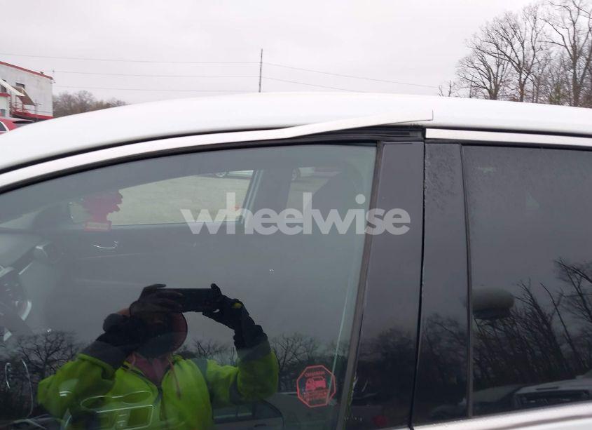 Photo 6 of 2020 Kia Sorento 2.4L L (VIN 5XYPG4A33LG671526)