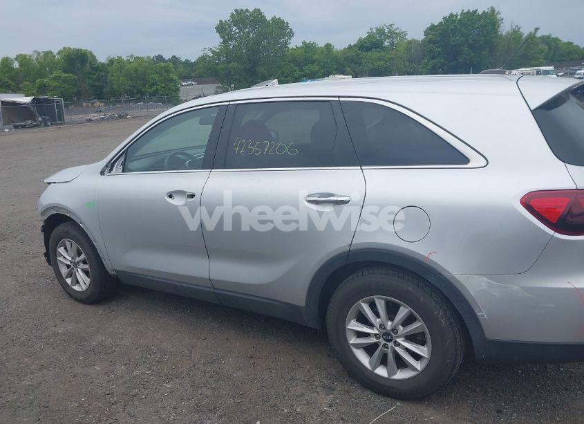 Photo 14 of 2020 Kia Sorento 2.4L L (VIN 5XYPG4A33LG680825)