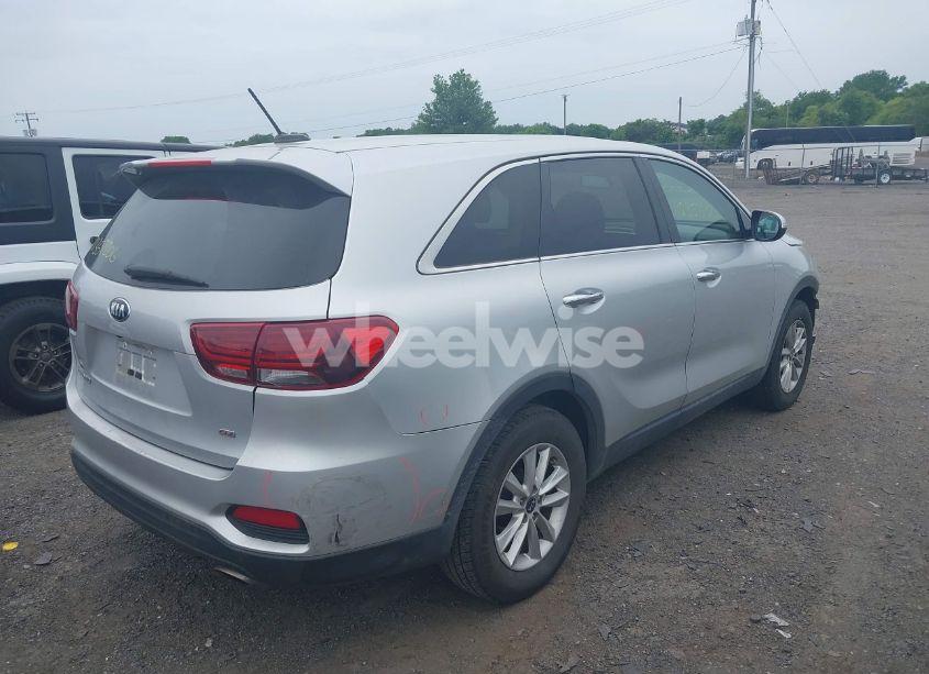 Photo 4 of 2020 Kia Sorento 2.4L L (VIN 5XYPG4A33LG680825)