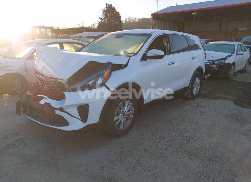 Photo 2 of 2020 Kia Sorento 2.4L LX (VIN 5XYPG4A33LG687399)