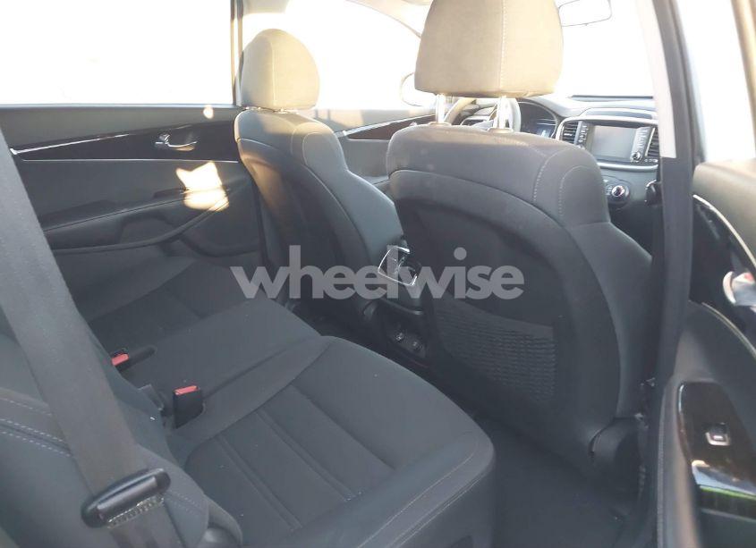 Photo 8 of 2020 Kia Sorento 2.4L LX (VIN 5XYPG4A33LG687399)
