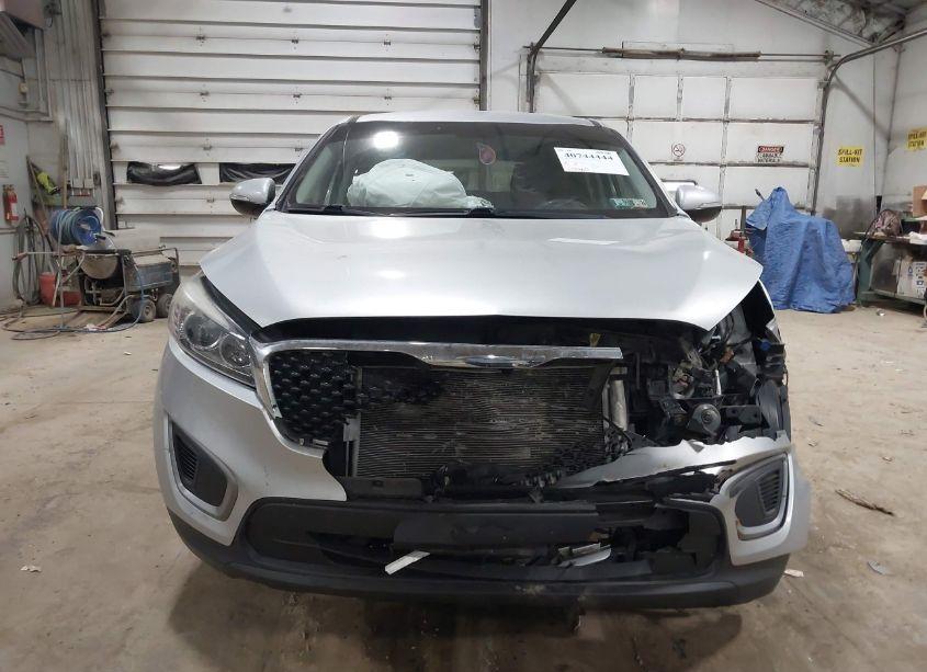 Photo 12 of 2016 Kia Sorento 2.4L L (VIN 5XYPG4A34GG043691)