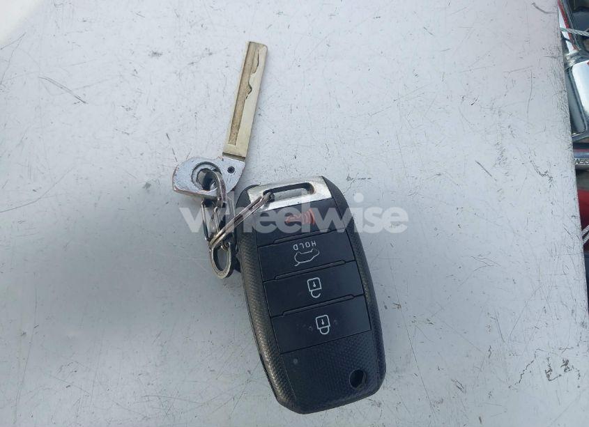 Photo 11 of 2016 Kia Sorento 2.4L LX (VIN 5XYPG4A34GG051855)