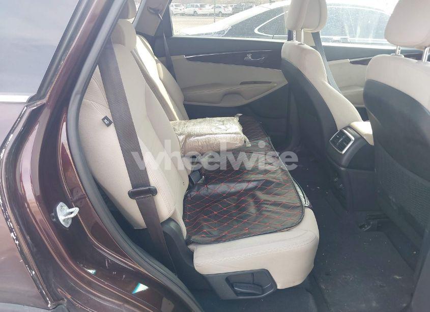 Photo 8 of 2016 Kia Sorento 2.4L LX (VIN 5XYPG4A34GG051855)