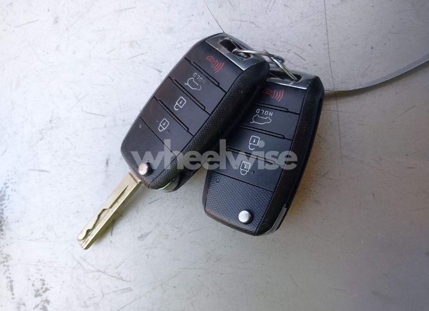 Photo 11 of 2016 Kia Sorento 2.4L LX (VIN 5XYPG4A34GG054173)