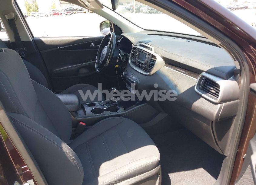 Photo 5 of 2016 Kia Sorento 2.4L LX (VIN 5XYPG4A34GG054173)