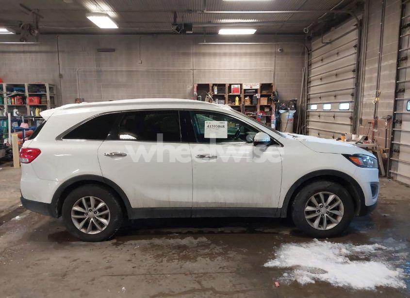 Photo 13 of 2016 Kia Sorento 2.4L LX (VIN 5XYPG4A34GG056926)