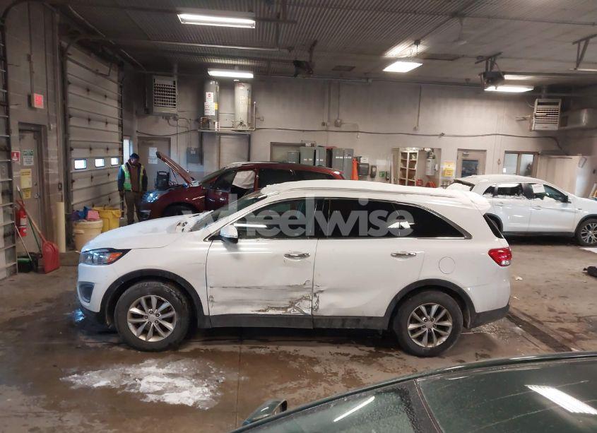 Photo 14 of 2016 Kia Sorento 2.4L LX (VIN 5XYPG4A34GG056926)