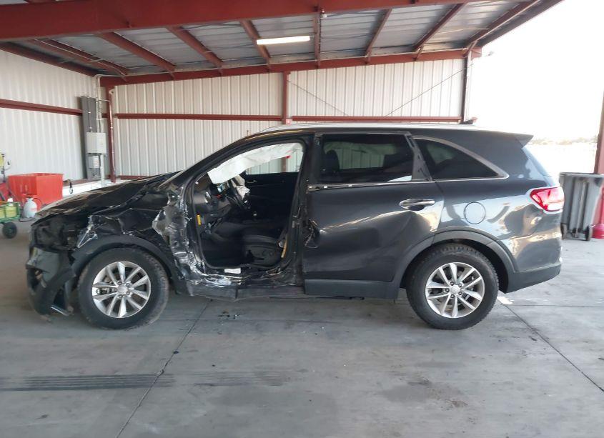 Photo 15 of 2016 Kia Sorento 2.4L LX (VIN 5XYPG4A34GG088954)