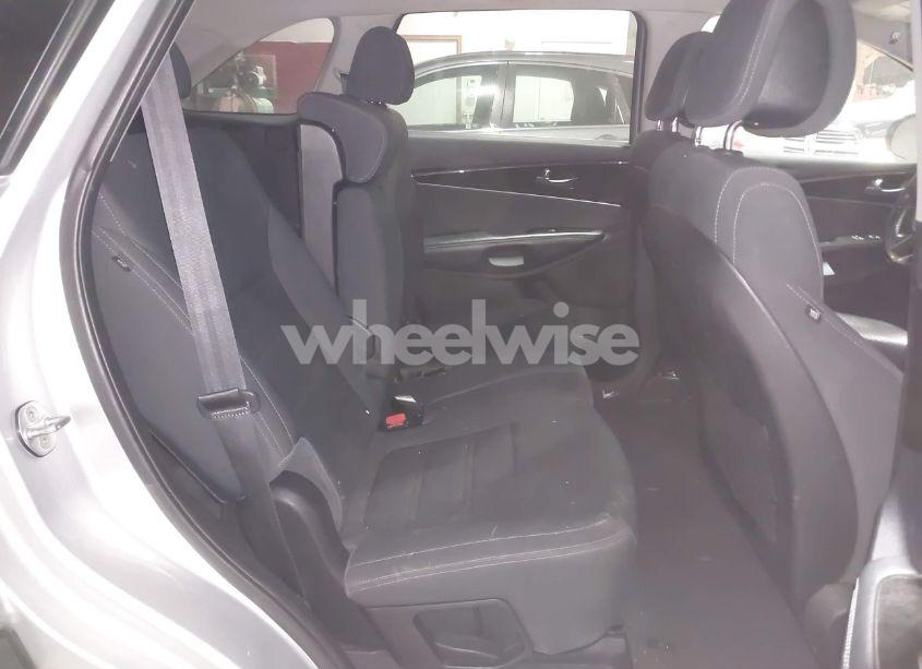 Photo 8 of 2016 Kia Sorento 2.4L LX (VIN 5XYPG4A34GG101489)