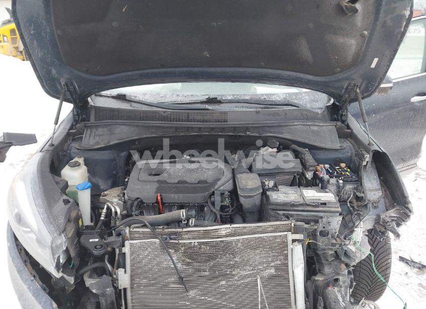 Photo 10 of 2016 Kia Sorento 2.4L LX (VIN 5XYPG4A34GG122858)