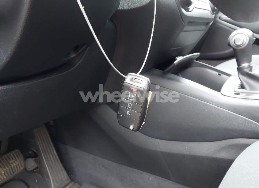 Photo 11 of 2016 Kia Sorento 2.4L LX (VIN 5XYPG4A34GG147873)