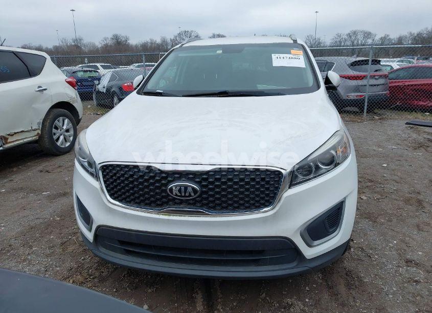 Photo 12 of 2016 Kia Sorento 2.4L LX (VIN 5XYPG4A34GG147873)