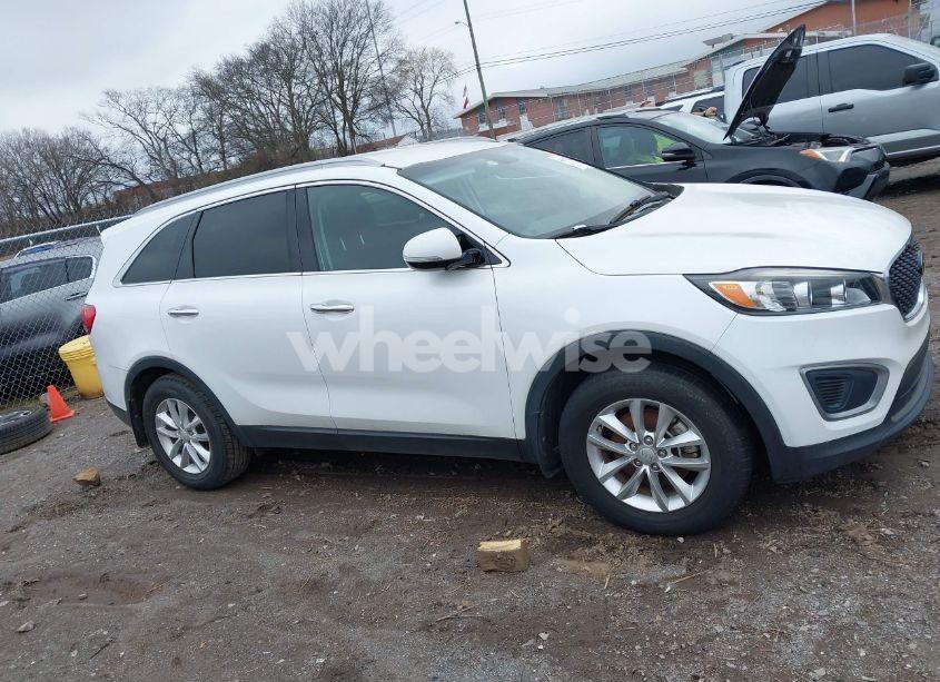 Photo 13 of 2016 Kia Sorento 2.4L LX (VIN 5XYPG4A34GG147873)